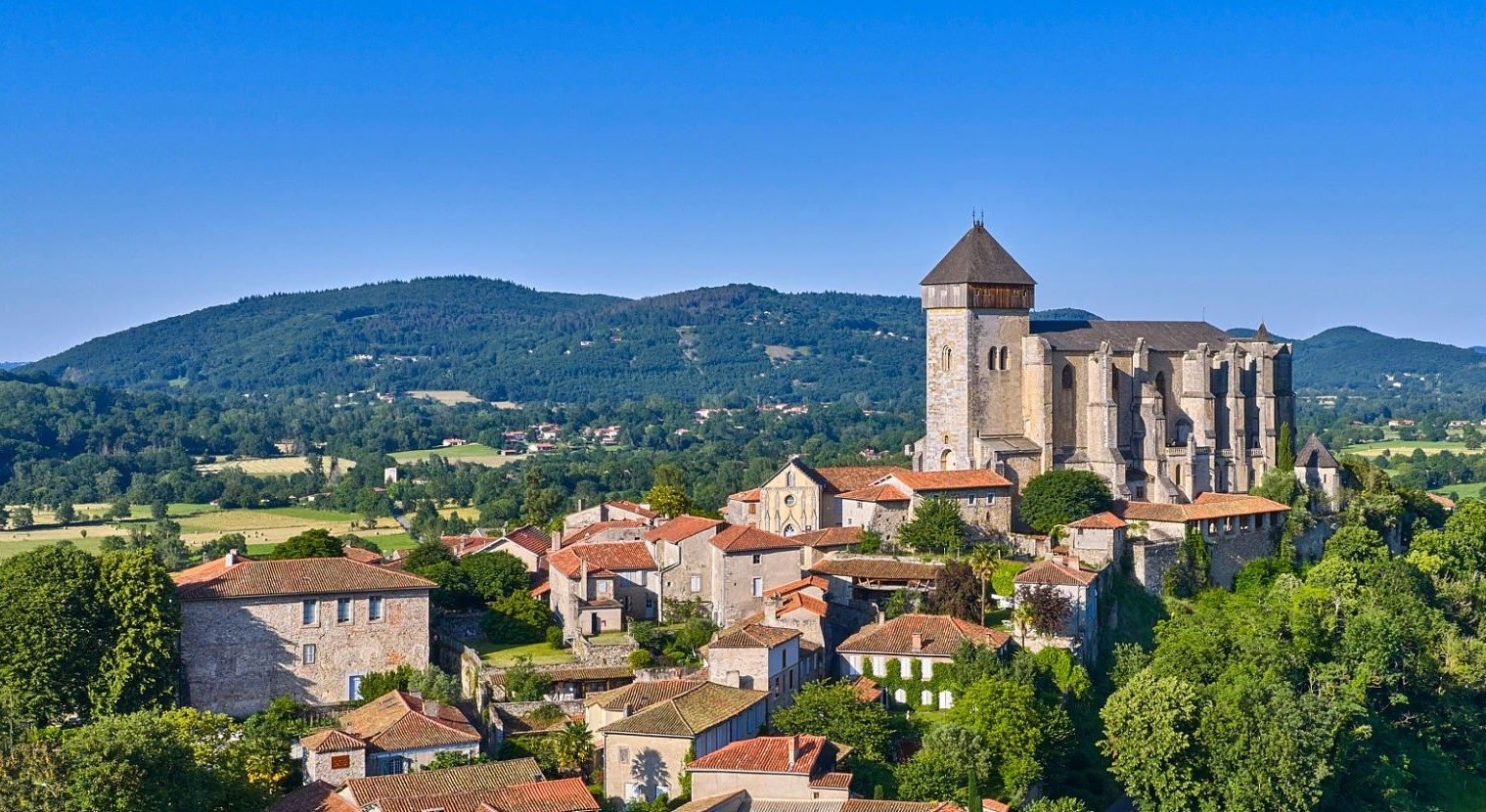 Le village et la cathédrale de Saint-Bertrand-de-Comminges